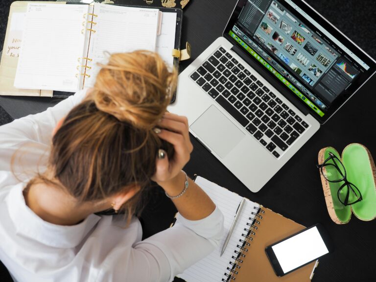 Apprendre de nouvelles compétences peut renforcer la confiance en soi et réduire le stress au travail. La formation fait la différence !